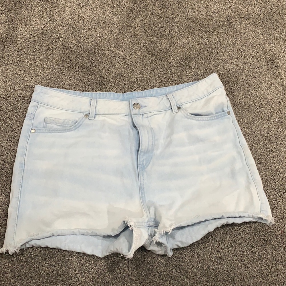 light blue Jean short, size 13, brand dip denim